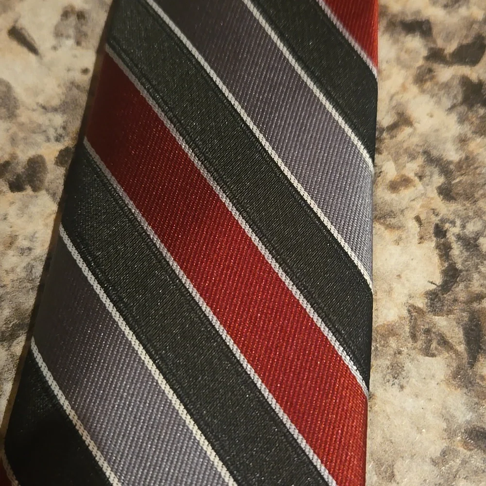 Clip on tie